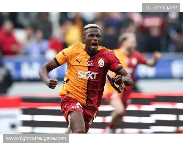 从新星到世界级中锋：奥斯梅恩的荣誉跃迁