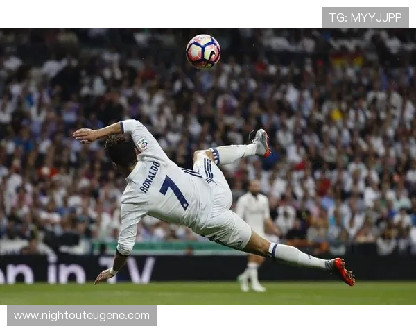 梅西与卡卡进攻创造力及巅峰形态结构差异解析