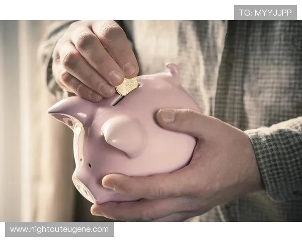 吕小军生活看着普通，背地里居然掏空钱包买的那些东西…