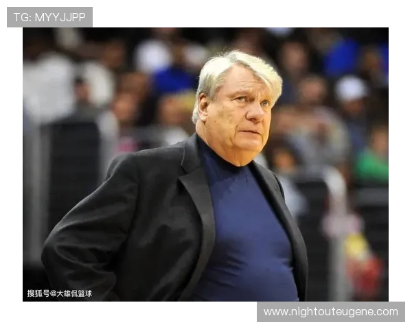 奥斯卡·罗伯特森无球跑动串联进攻，改变雄鹿战术结构