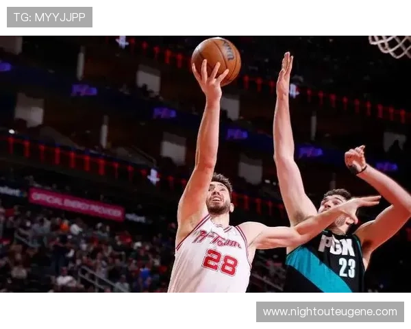 申京通过挡拆拉开空间提升内线得分效率，助力球队攻防转换